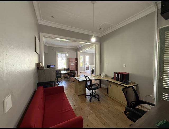 80M² OFFICE TO LET IN CLAREMONT